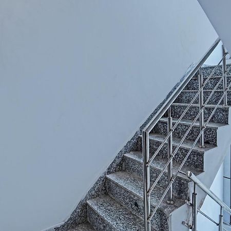Oyo Flagship Evergreen Tower Hotel Ghaziabad Exterior foto
