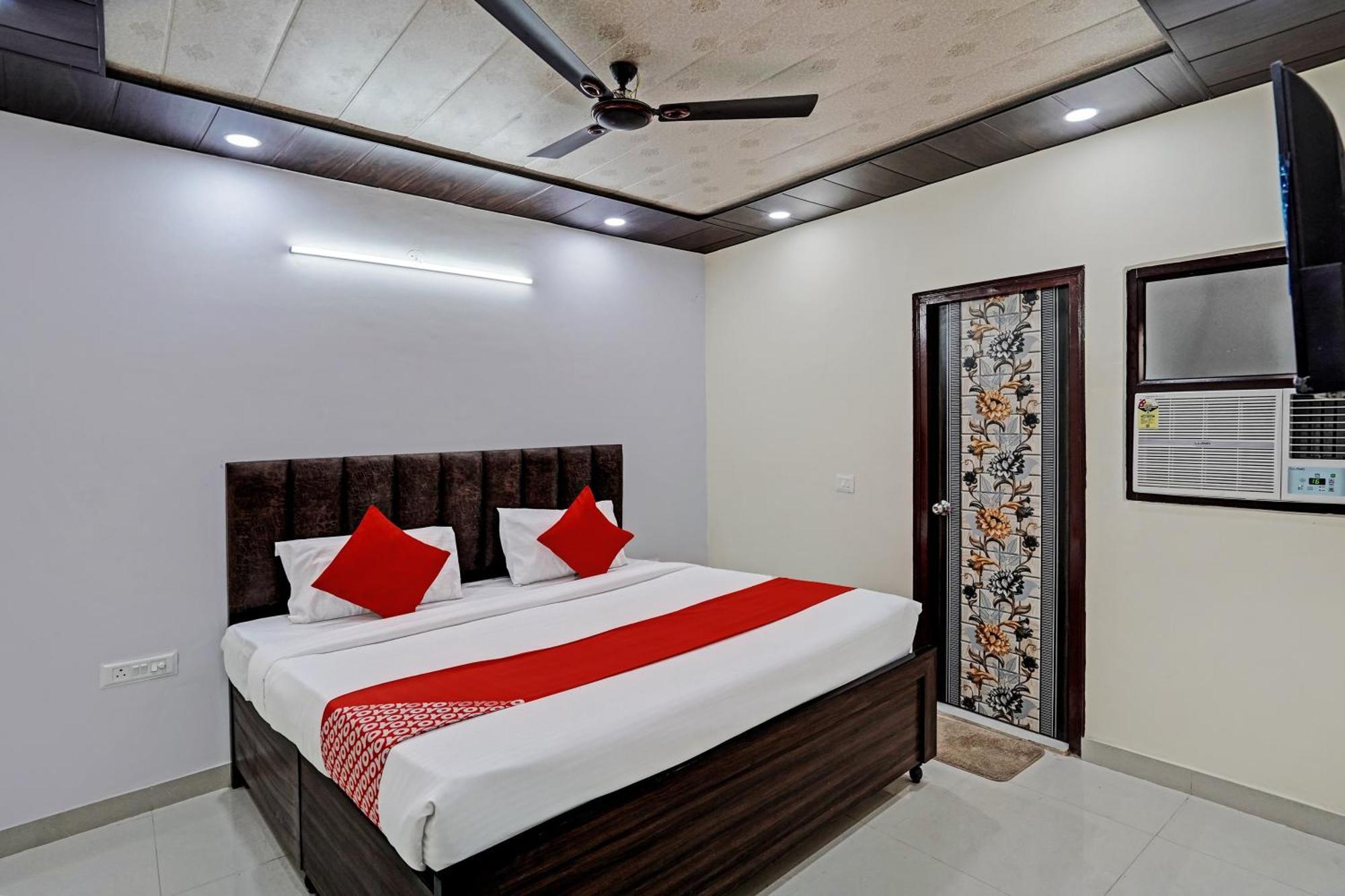Oyo Flagship Evergreen Tower Hotel Ghaziabad Exterior foto